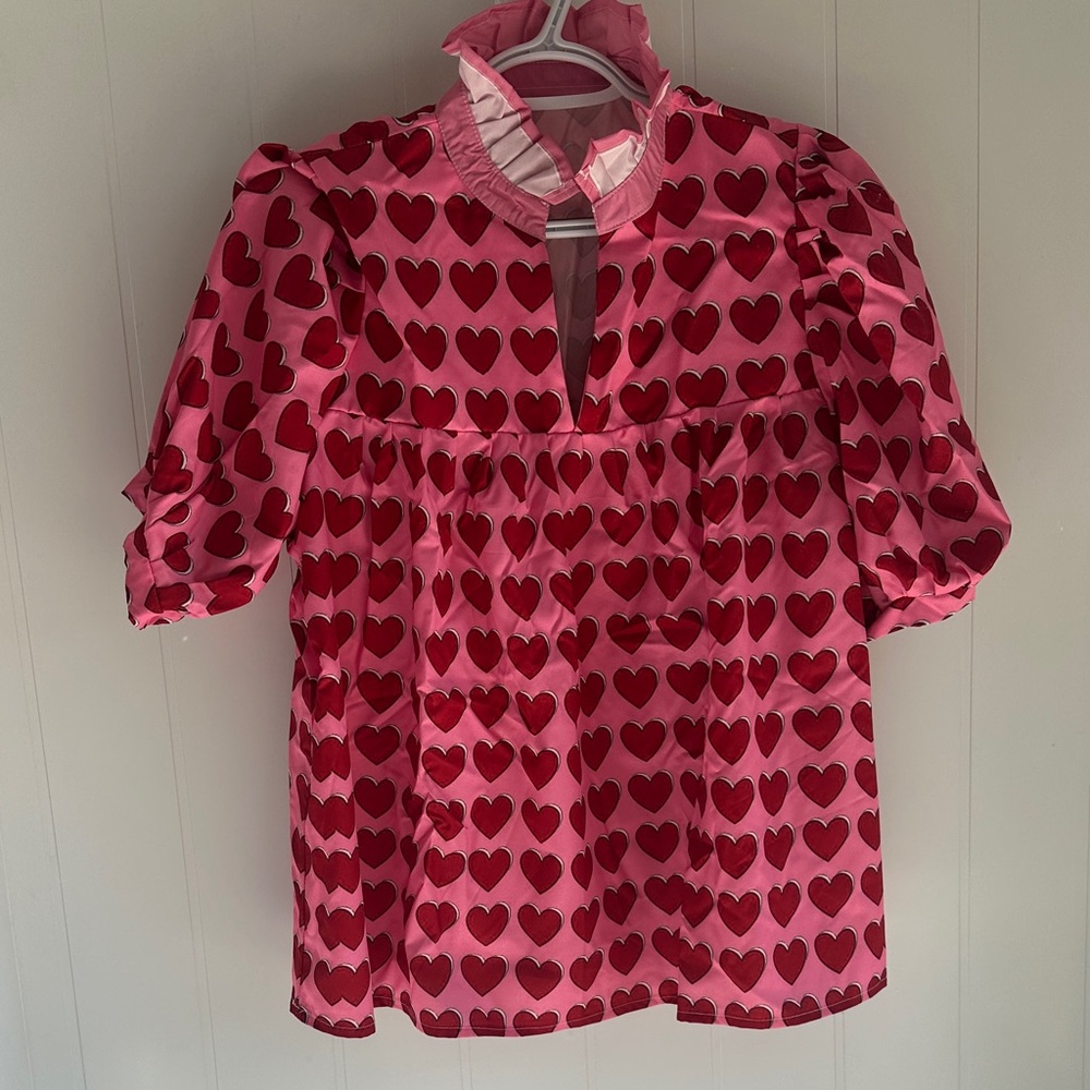 Chic Boutiqu e802 Pink Blouse with Red Heart Print